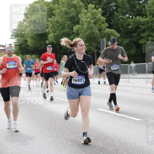 29.06.2025 - hella hamburg halbmarathon Jannik Wohlers http://msf.ph/oto/8177253 29.06.2025 10:22:29 Lombardsbrücke 1029, 1853, 2766, 3003, 3029, 3034, 3600, 5223, 5629, 6784, 6785, 7266, 7891, 7925, 9133, 9913, 10205, 10826, 12190, 13560, 13921, 14525, 14633, 14801, 15469, 15870, 16565, 16566, 16618, 16801, 16863, 17657 meine-sportfotos.de