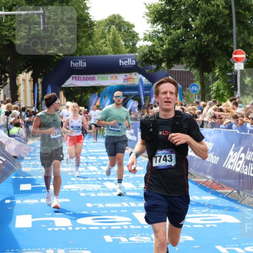 29.06.2025 - hella hamburg halbmarathon Zöllner http://msf.ph/oto/8177257 29.06.2025 10:38:20 Ziel 1042, 1688, 2849, 5091, 6095, 7743, 8002, 14688, 18584 meine-sportfotos.de