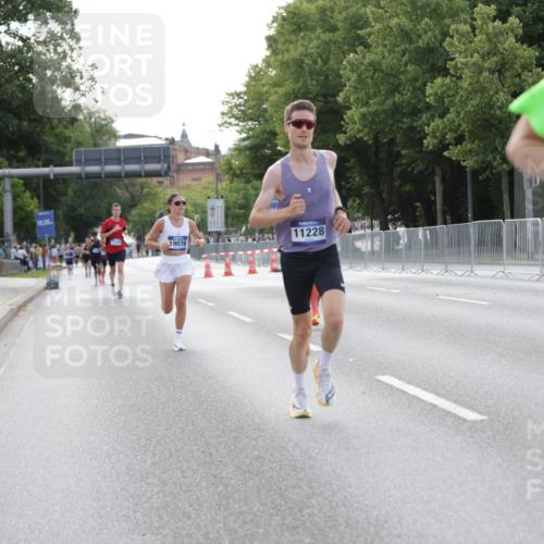 29.06.2025 - hella hamburg halbmarathon Jannik Wohlers http://msf.ph/oto/8177258 29.06.2025 09:42:20 Lombardsbrücke 5612, 7331, 7855, 9269, 10468, 11078, 11228, 12360, 13872, 13913, 14753, 14836, 16615, 17614, 18740, 19041, 19042, 19050, 19076, 19078 meine-sportfotos.de