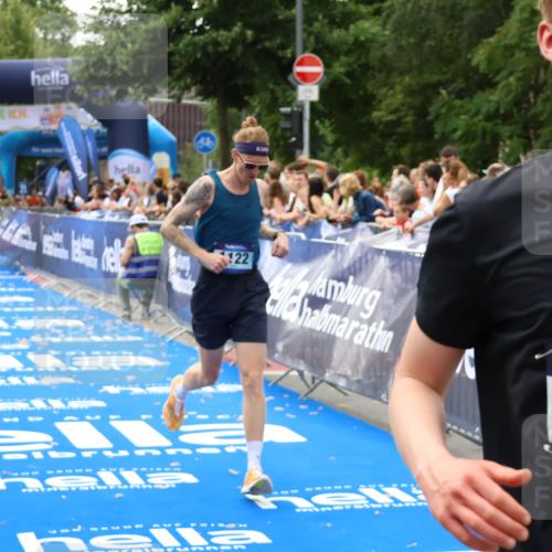 29.06.2025 - hella hamburg halbmarathon Zöllner http://msf.ph/oto/8177295 29.06.2025 10:27:52 Ziel 1122, 17893 meine-sportfotos.de