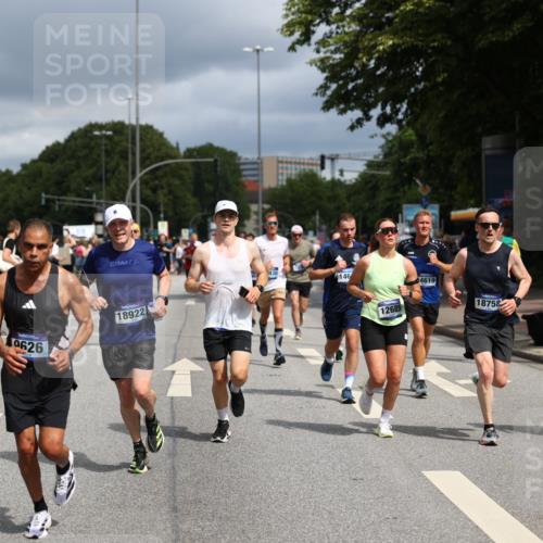 29.06.2025 - hella hamburg halbmarathon Yannick Fuchs http://msf.ph/oto/8177317 29.06.2025 10:42:09 20KM 1320, 1613, 1696, 2213, 2284, 2340, 2708, 2953, 3747, 4324, 4528, 4601, 5024, 5362, 5528, 5915, 6009, 6836, 7599, 8234, 8927, 9262, 9544, 9626, 10969, 11211, 11283, 11961, 12685, 13007, 13948, 14383, 14618, 14619, 15309, 15333, 15478, 15479, 15735, 15808, 16149, 16205, 17451, 17905, 18104, 18206, 18430, 18758, 18836, 18922, 18963, 18974, 19181 meine-sportfotos.de