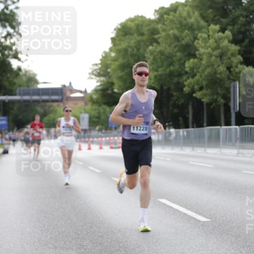 29.06.2025 - hella hamburg halbmarathon Jannik Wohlers http://msf.ph/oto/8177372 29.06.2025 09:42:21 Lombardsbrücke 5612, 7331, 7855, 9269, 10468, 11078, 11228, 12360, 13872, 13913, 14753, 14836, 16615, 17614, 18740, 19041, 19042, 19050, 19076, 19078 meine-sportfotos.de