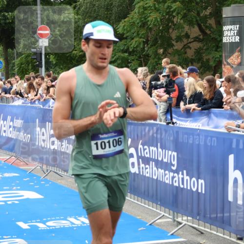29.06.2025 - hella hamburg halbmarathon Zöllner http://msf.ph/oto/8177384 29.06.2025 10:28:06 Ziel 10106, 10485, 12189, 13383, 14757, 15883, 17488 meine-sportfotos.de