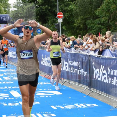 29.06.2025 - hella hamburg halbmarathon Zöllner http://msf.ph/oto/8177390 29.06.2025 10:28:07 Ziel 10485, 12189, 13383, 14757, 15883, 17488 meine-sportfotos.de