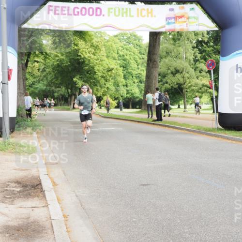 29.06.2025 - hella hamburg halbmarathon MichiJ http://msf.ph/oto/8177426 29.06.2025 10:16:43 Zwischen KM18-KM19 7380, 12992, 13779, 15671, 17040 meine-sportfotos.de