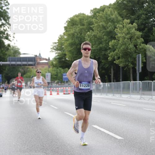 29.06.2025 - hella hamburg halbmarathon Jannik Wohlers http://msf.ph/oto/8177427 29.06.2025 09:42:21 Lombardsbrücke 5612, 7331, 7855, 9269, 10468, 11078, 11228, 12360, 13872, 13913, 14753, 14836, 16615, 17614, 18740, 19041, 19042, 19050, 19076, 19078 meine-sportfotos.de