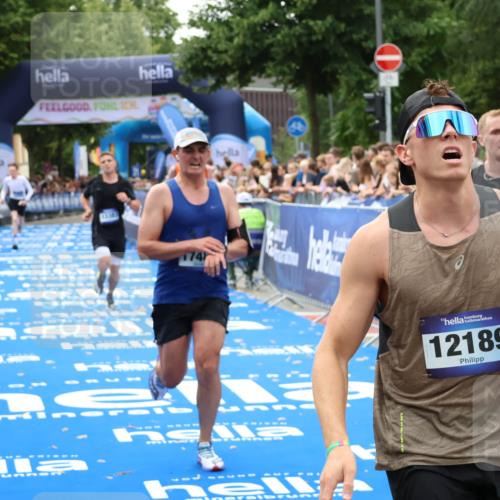 29.06.2025 - hella hamburg halbmarathon Zöllner http://msf.ph/oto/8177445 29.06.2025 10:28:08 Ziel 10485, 13383, 14757, 15883, 17488 meine-sportfotos.de