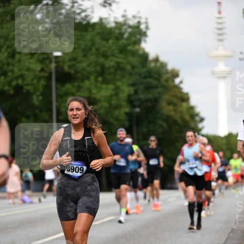 29.06.2025 - hella hamburg halbmarathon Dr. Thomas Lammeyer http://msf.ph/oto/8177462 29.06.2025 10:10:13 Kennedybrücke 1229, 1830, 1842, 2471, 2624, 3062, 4169, 4542, 5762, 6014, 7302, 7741, 8049, 8290, 8744, 8894, 8909, 9477, 9917, 10214, 10781, 10791, 10998 meine-sportfotos.de