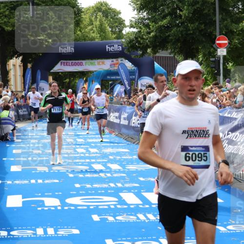29.06.2025 - hella hamburg halbmarathon Zöllner http://msf.ph/oto/8177463 29.06.2025 10:38:27 Ziel 1042, 1710, 2745, 3014, 3431, 3790, 6095, 7110, 14992, 16075, 16280, 18761 meine-sportfotos.de