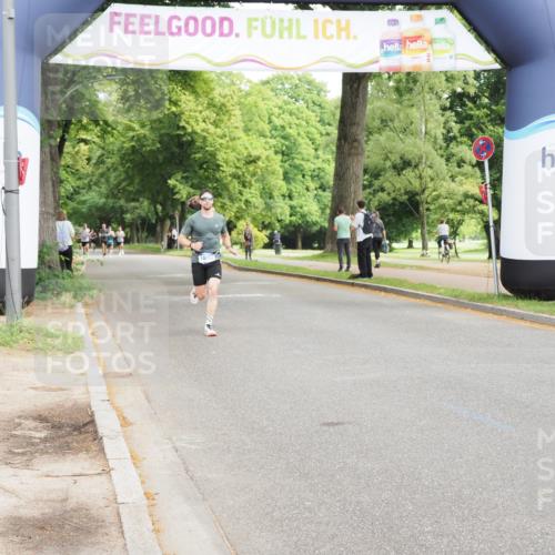29.06.2025 - hella hamburg halbmarathon MichiJ http://msf.ph/oto/8177471 29.06.2025 10:16:43 Zwischen KM18-KM19 7380, 12992, 13779, 15671, 17040 meine-sportfotos.de