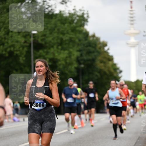 29.06.2025 - hella hamburg halbmarathon Dr. Thomas Lammeyer http://msf.ph/oto/8177493 29.06.2025 10:10:13 Kennedybrücke 1229, 1830, 1842, 2471, 2624, 3062, 4169, 4542, 5762, 6014, 7302, 7741, 8049, 8290, 8744, 8894, 8909, 9477, 9917, 10214, 10781, 10791, 10998 meine-sportfotos.de