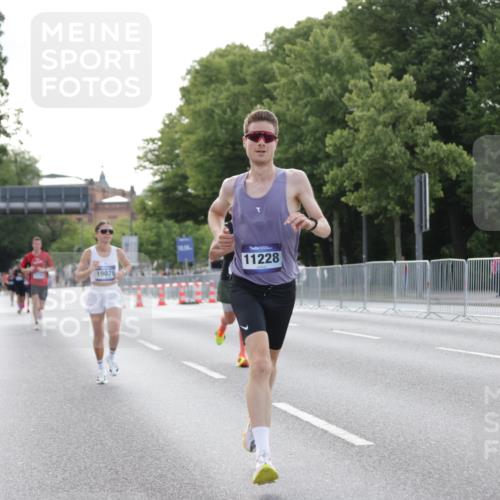 29.06.2025 - hella hamburg halbmarathon Jannik Wohlers http://msf.ph/oto/8177500 29.06.2025 09:42:21 Lombardsbrücke 5612, 7331, 7855, 9269, 10468, 11078, 11228, 12360, 13872, 13913, 14753, 14836, 16615, 17614, 18740, 19041, 19042, 19050, 19076, 19078 meine-sportfotos.de