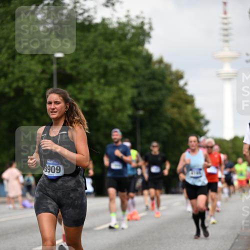 29.06.2025 - hella hamburg halbmarathon Dr. Thomas Lammeyer http://msf.ph/oto/8177532 29.06.2025 10:10:14 Kennedybrücke 1229, 1830, 1842, 2471, 2624, 3062, 4169, 4542, 5431, 5762, 6014, 7741, 8049, 8290, 8744, 8894, 8909, 9477, 9917, 10214, 10781, 10791, 10998 meine-sportfotos.de