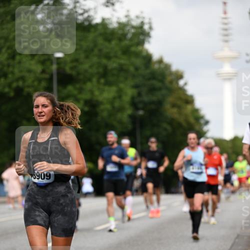29.06.2025 - hella hamburg halbmarathon Dr. Thomas Lammeyer http://msf.ph/oto/8177563 29.06.2025 10:10:14 Kennedybrücke 1229, 1830, 1842, 2471, 2624, 3062, 4169, 4542, 5431, 5762, 6014, 7741, 8049, 8290, 8744, 8894, 8909, 9477, 9917, 10214, 10781, 10791, 10998 meine-sportfotos.de