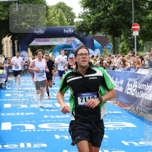 29.06.2025 - hella hamburg halbmarathon Zöllner http://msf.ph/oto/8177564 29.06.2025 10:38:30 Ziel 1710, 2745, 3014, 3431, 3790, 7110, 8571, 14992, 16075, 16280, 18357, 18761 meine-sportfotos.de