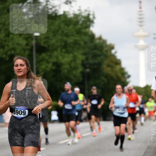 29.06.2025 - hella hamburg halbmarathon Dr. Thomas Lammeyer http://msf.ph/oto/8177594 29.06.2025 10:10:14 Kennedybrücke 1229, 1830, 1842, 2471, 2624, 3062, 4169, 4542, 5431, 5762, 6014, 7741, 8049, 8290, 8744, 8894, 8909, 9477, 9917, 10214, 10781, 10791, 10998 meine-sportfotos.de