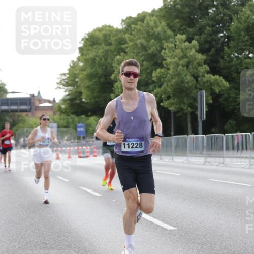 29.06.2025 - hella hamburg halbmarathon Jannik Wohlers http://msf.ph/oto/8177598 29.06.2025 09:42:21 Lombardsbrücke 5612, 7331, 7855, 9269, 10468, 11078, 11228, 12360, 13872, 13913, 14753, 14836, 16615, 17614, 18740, 19041, 19042, 19050, 19076, 19078 meine-sportfotos.de