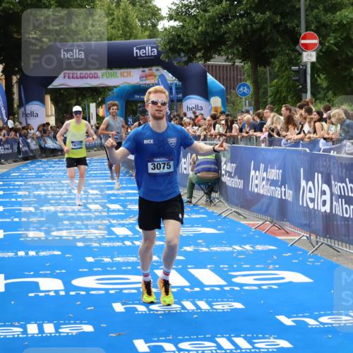 29.06.2025 - hella hamburg halbmarathon Zöllner http://msf.ph/oto/8177655 29.06.2025 10:28:25 Ziel 3075, 12529, 14140, 16711 meine-sportfotos.de