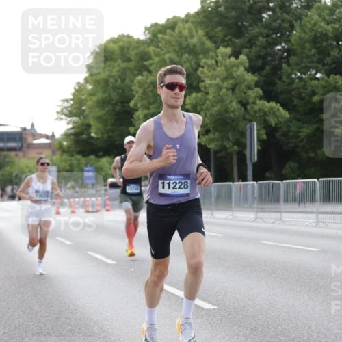 29.06.2025 - hella hamburg halbmarathon Jannik Wohlers http://msf.ph/oto/8177656 29.06.2025 09:42:21 Lombardsbrücke 5612, 7331, 7855, 9269, 10468, 11078, 11228, 12360, 13872, 13913, 14753, 14836, 16615, 17614, 18740, 19041, 19042, 19050, 19076, 19078 meine-sportfotos.de
