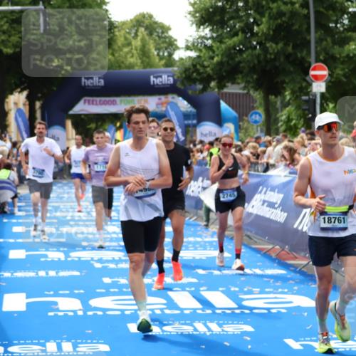29.06.2025 - hella hamburg halbmarathon Zöllner http://msf.ph/oto/8177659 29.06.2025 10:38:32 Ziel 1710, 2745, 3014, 3790, 8571, 14905, 14992, 16075, 16280, 18357, 18761 meine-sportfotos.de