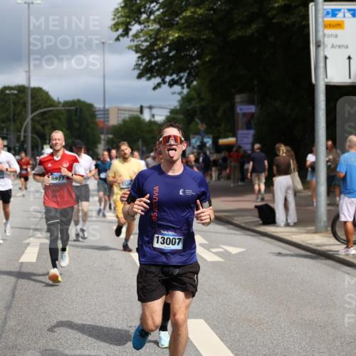 29.06.2025 - hella hamburg halbmarathon Yannick Fuchs http://msf.ph/oto/8177677 29.06.2025 10:42:19 20KM 1320, 1914, 2213, 2340, 2708, 3747, 4324, 4601, 5024, 5362, 5528, 5915, 6081, 6836, 7367, 7599, 8234, 8927, 9262, 9538, 9544, 9626, 11211, 11961, 12549, 12685, 12747, 13007, 13570, 13614, 13948, 14383, 14618, 14619, 14797, 15309, 15333, 15573, 15590, 15629, 15735, 15808, 16149, 16205, 16414, 16766, 18206, 18430, 18476, 18790, 18836, 18922, 18963, 18974, 19181 meine-sportfotos.de