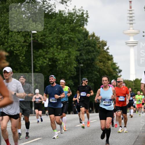 29.06.2025 - hella hamburg halbmarathon Dr. Thomas Lammeyer http://msf.ph/oto/8177682 29.06.2025 10:10:15 Kennedybrücke 1229, 1830, 1842, 2471, 2624, 3062, 4169, 4542, 5431, 5762, 6014, 7741, 8049, 8290, 8744, 8894, 8909, 9477, 9917, 10214, 10781, 10998 meine-sportfotos.de