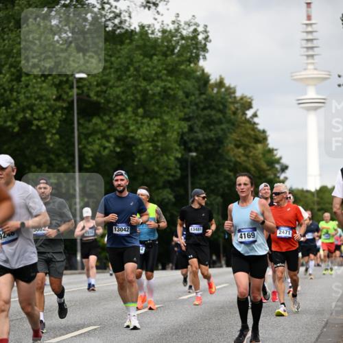 29.06.2025 - hella hamburg halbmarathon Dr. Thomas Lammeyer http://msf.ph/oto/8177706 29.06.2025 10:10:15 Kennedybrücke 1229, 1830, 1842, 2471, 2624, 3062, 4169, 4542, 5431, 5762, 6014, 7741, 8049, 8290, 8744, 8894, 8909, 9477, 9917, 10214, 10781, 10998 meine-sportfotos.de