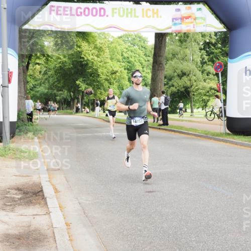29.06.2025 - hella hamburg halbmarathon MichiJ http://msf.ph/oto/8177717 29.06.2025 10:16:45 Zwischen KM18-KM19 10485, 12992, 13779, 15671 meine-sportfotos.de