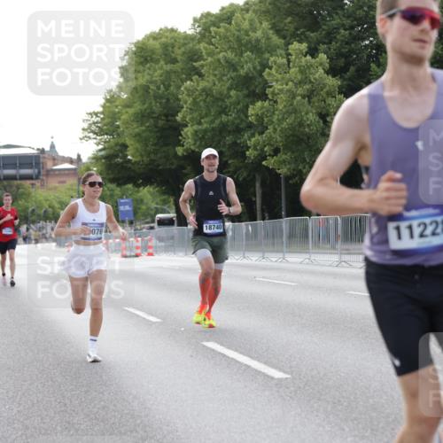 29.06.2025 - hella hamburg halbmarathon Jannik Wohlers http://msf.ph/oto/8177755 29.06.2025 09:42:22 Lombardsbrücke 5612, 7331, 7855, 9269, 10468, 11078, 11228, 12360, 13346, 13872, 13913, 14753, 14836, 16615, 17614, 18740, 19041, 19042, 19050, 19076, 19078 meine-sportfotos.de