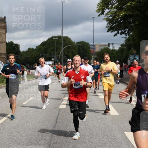 29.06.2025 - hella hamburg halbmarathon Yannick Fuchs http://msf.ph/oto/8177775 29.06.2025 10:42:19 20KM 1320, 1914, 2213, 2340, 2708, 3747, 4324, 4601, 5024, 5362, 5528, 5915, 6081, 6836, 7367, 7599, 8234, 8927, 9262, 9538, 9544, 9626, 11211, 11961, 12549, 12685, 12747, 13007, 13570, 13614, 13948, 14383, 14618, 14619, 14797, 15309, 15333, 15573, 15590, 15629, 15735, 15808, 16149, 16205, 16414, 16766, 18206, 18430, 18476, 18790, 18836, 18922, 18963, 18974, 19181 meine-sportfotos.de