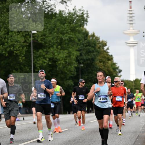 29.06.2025 - hella hamburg halbmarathon Dr. Thomas Lammeyer http://msf.ph/oto/8177778 29.06.2025 10:10:15 Kennedybrücke 1229, 1830, 1842, 2471, 2624, 3062, 4169, 4542, 5431, 5762, 6014, 7741, 8049, 8290, 8744, 8894, 8909, 9477, 9917, 10214, 10781, 10998 meine-sportfotos.de