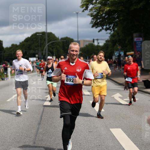 29.06.2025 - hella hamburg halbmarathon Yannick Fuchs http://msf.ph/oto/8177779 29.06.2025 10:42:20 20KM 1320, 1914, 2213, 2340, 2708, 3747, 4324, 4601, 5024, 5362, 5528, 5915, 6081, 6377, 6836, 7367, 7599, 8234, 8927, 9262, 9538, 9544, 11211, 11961, 12549, 12685, 12747, 13007, 13570, 13614, 13948, 14383, 14618, 14619, 14797, 14814, 15309, 15573, 15590, 15629, 15735, 15808, 16149, 16205, 16414, 16766, 18206, 18430, 18476, 18790, 18836, 18963, 18974, 19181 meine-sportfotos.de