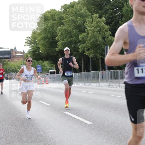 29.06.2025 - hella hamburg halbmarathon Jannik Wohlers http://msf.ph/oto/8177782 29.06.2025 09:42:22 Lombardsbrücke 5612, 7331, 7855, 9269, 10468, 11078, 11228, 12360, 13346, 13872, 13913, 14753, 14836, 16615, 17614, 18740, 19041, 19042, 19050, 19076, 19078 meine-sportfotos.de