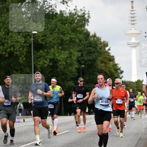 29.06.2025 - hella hamburg halbmarathon Dr. Thomas Lammeyer http://msf.ph/oto/8177800 29.06.2025 10:10:15 Kennedybrücke 1229, 1830, 1842, 2471, 2624, 3062, 4169, 4542, 5431, 5762, 6014, 7741, 8049, 8290, 8744, 8894, 8909, 9477, 9917, 10214, 10781, 10998 meine-sportfotos.de