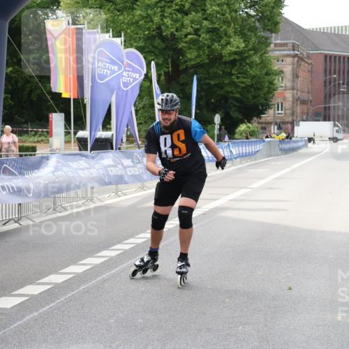 29.06.2025 - hella hamburg halbmarathon Strokosch-Dieckow http://msf.ph/oto/8177801 29.06.2025 09:19:19 Ziel 20091 meine-sportfotos.de