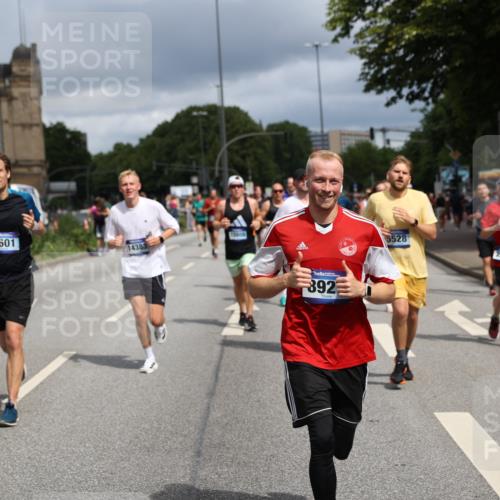 29.06.2025 - hella hamburg halbmarathon Yannick Fuchs http://msf.ph/oto/8177804 29.06.2025 10:42:20 20KM 1320, 1914, 2213, 2340, 2708, 3747, 4324, 4601, 5024, 5362, 5528, 5915, 6081, 6377, 6836, 7367, 7599, 8234, 8927, 9262, 9538, 9544, 11211, 11961, 12549, 12685, 12747, 13007, 13570, 13614, 13948, 14383, 14618, 14619, 14797, 14814, 15309, 15573, 15590, 15629, 15735, 15808, 16149, 16205, 16414, 16766, 18206, 18430, 18476, 18790, 18836, 18963, 18974, 19181 meine-sportfotos.de