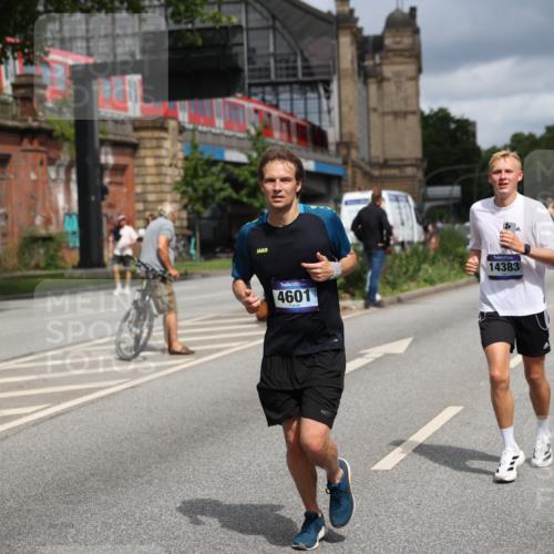 29.06.2025 - hella hamburg halbmarathon Yannick Fuchs http://msf.ph/oto/8177823 29.06.2025 10:42:21 20KM 1320, 1914, 2213, 2340, 2708, 3747, 4324, 4601, 5024, 5362, 5528, 5915, 6081, 6377, 6836, 7367, 7599, 8216, 8234, 8927, 9262, 9482, 9538, 9544, 11211, 11961, 12549, 12747, 13007, 13570, 13614, 13948, 14383, 14797, 14814, 15309, 15573, 15590, 15629, 15735, 15808, 16149, 16205, 16414, 16766, 18206, 18430, 18476, 18790, 18836, 18963, 19198 meine-sportfotos.de