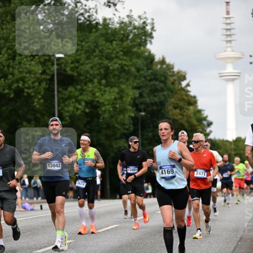 29.06.2025 - hella hamburg halbmarathon Dr. Thomas Lammeyer http://msf.ph/oto/8177836 29.06.2025 10:10:15 Kennedybrücke 1229, 1830, 1842, 2471, 2624, 3062, 4169, 4542, 5431, 5762, 6014, 7741, 8049, 8290, 8744, 8894, 8909, 9477, 9917, 10214, 10781, 10998 meine-sportfotos.de