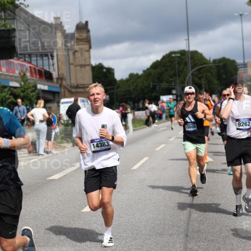 29.06.2025 - hella hamburg halbmarathon Yannick Fuchs http://msf.ph/oto/8177865 29.06.2025 10:42:21 20KM 1320, 1914, 2213, 2340, 2708, 3747, 4324, 4601, 5024, 5362, 5528, 5915, 6081, 6377, 6836, 7367, 7599, 8216, 8234, 8927, 9262, 9482, 9538, 9544, 11211, 11961, 12549, 12747, 13007, 13570, 13614, 13948, 14383, 14797, 14814, 15309, 15573, 15590, 15629, 15735, 15808, 16149, 16205, 16414, 16766, 18206, 18430, 18476, 18790, 18836, 18963, 19198 meine-sportfotos.de