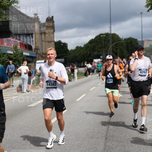 29.06.2025 - hella hamburg halbmarathon Yannick Fuchs http://msf.ph/oto/8177876 29.06.2025 10:42:21 20KM 1320, 1914, 2213, 2340, 2708, 3747, 4324, 4601, 5024, 5362, 5528, 5915, 6081, 6377, 6836, 7367, 7599, 8216, 8234, 8927, 9262, 9482, 9538, 9544, 11211, 11961, 12549, 12747, 13007, 13570, 13614, 13948, 14383, 14797, 14814, 15309, 15573, 15590, 15629, 15735, 15808, 16149, 16205, 16414, 16766, 18206, 18430, 18476, 18790, 18836, 18963, 19198 meine-sportfotos.de