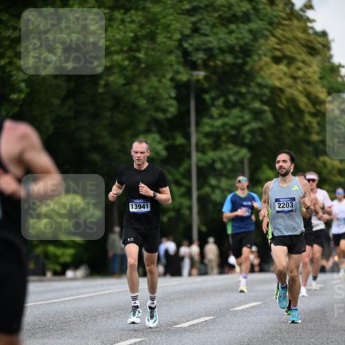 29.06.2025 - hella hamburg halbmarathon Dr. Thomas Lammeyer http://msf.ph/oto/8177879 29.06.2025 09:46:50 Kennedybrücke 2075, 2180, 2203, 2483, 6090, 8318, 8376, 9804, 10351 meine-sportfotos.de