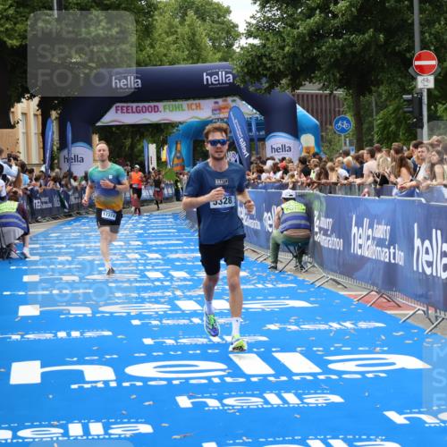 29.06.2025 - hella hamburg halbmarathon Zöllner http://msf.ph/oto/8177882 29.06.2025 10:28:33 Ziel 5328, 17374 meine-sportfotos.de