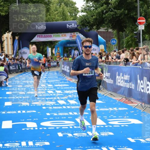 29.06.2025 - hella hamburg halbmarathon Zöllner http://msf.ph/oto/8177899 29.06.2025 10:28:34 Ziel 5328, 17374 meine-sportfotos.de