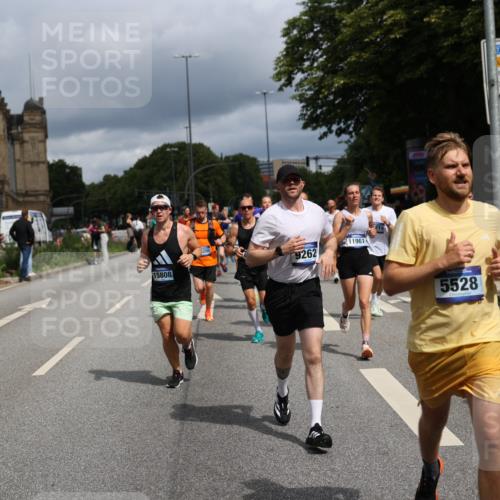 29.06.2025 - hella hamburg halbmarathon Yannick Fuchs http://msf.ph/oto/8177923 29.06.2025 10:42:22 20KM 1086, 1320, 1914, 2213, 2340, 2708, 3747, 4324, 4601, 5024, 5362, 5528, 5915, 6081, 6377, 6836, 7367, 7599, 8216, 8234, 8927, 9262, 9482, 9538, 9544, 11211, 11961, 12549, 12747, 13007, 13570, 13614, 13948, 14383, 14797, 14814, 15309, 15573, 15590, 15629, 15735, 15808, 16149, 16205, 16269, 16414, 16766, 18206, 18476, 18790, 18836, 18963, 19198 meine-sportfotos.de