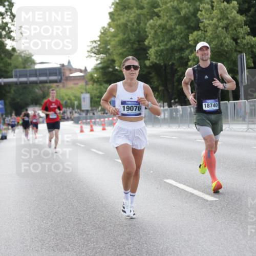 29.06.2025 - hella hamburg halbmarathon Jannik Wohlers http://msf.ph/oto/8177938 29.06.2025 09:42:23 Lombardsbrücke 5612, 7331, 7855, 9269, 10468, 11078, 11228, 12360, 13346, 13872, 13913, 14753, 14836, 16615, 17614, 18740, 19041, 19042, 19050, 19076, 19078 meine-sportfotos.de