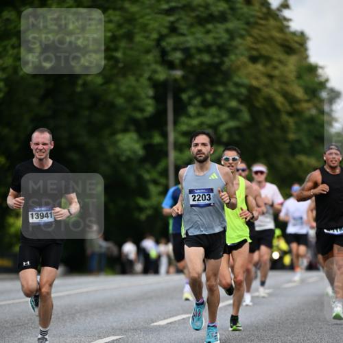 29.06.2025 - hella hamburg halbmarathon Dr. Thomas Lammeyer http://msf.ph/oto/8177967 29.06.2025 09:46:52 Kennedybrücke 2075, 2180, 2203, 2483, 6090, 8318, 8376, 9804, 10351 meine-sportfotos.de
