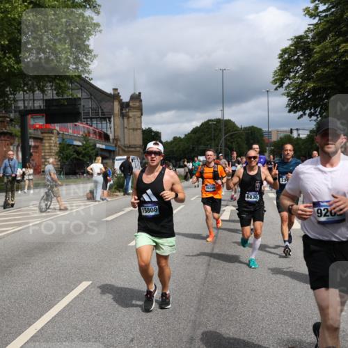 29.06.2025 - hella hamburg halbmarathon Yannick Fuchs http://msf.ph/oto/8177968 29.06.2025 10:42:23 20KM 1086, 1320, 1914, 2213, 2340, 2708, 3747, 4324, 4601, 5024, 5362, 5528, 5915, 6081, 6377, 6836, 7367, 7599, 8216, 8916, 8927, 9262, 9482, 9538, 11211, 11961, 12549, 12747, 13007, 13570, 13614, 13948, 14383, 14797, 14814, 15309, 15573, 15590, 15629, 15735, 15808, 16149, 16205, 16269, 16414, 16766, 18206, 18476, 18790, 18836, 18923, 18963, 19198 meine-sportfotos.de