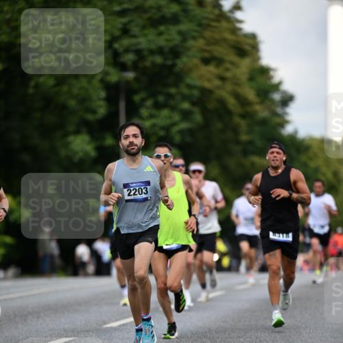 29.06.2025 - hella hamburg halbmarathon Dr. Thomas Lammeyer http://msf.ph/oto/8177981 29.06.2025 09:46:52 Kennedybrücke 2075, 2180, 2203, 2483, 6090, 8318, 8376, 9804, 10351 meine-sportfotos.de