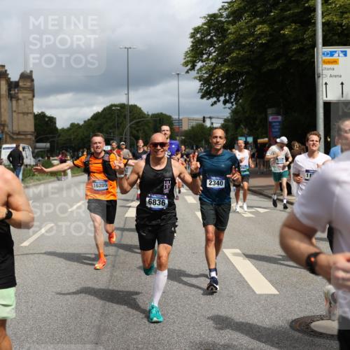 29.06.2025 - hella hamburg halbmarathon Yannick Fuchs http://msf.ph/oto/8177990 29.06.2025 10:42:24 20KM 1086, 1320, 1914, 2213, 2340, 2442, 2708, 3747, 4324, 4601, 5024, 5362, 5528, 5915, 6081, 6377, 6836, 7367, 8216, 8916, 8927, 9262, 9482, 9538, 11211, 11961, 12549, 12747, 13007, 13570, 13614, 13948, 14383, 14797, 14814, 15309, 15573, 15590, 15629, 15735, 15808, 16094, 16149, 16205, 16269, 16414, 16766, 18206, 18476, 18790, 18836, 18923, 18963, 19198 meine-sportfotos.de