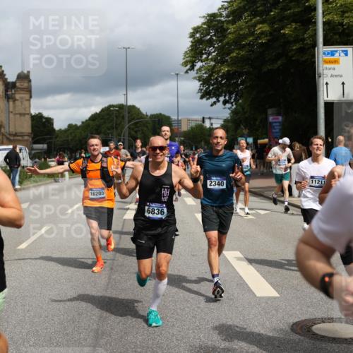 29.06.2025 - hella hamburg halbmarathon Yannick Fuchs http://msf.ph/oto/8178002 29.06.2025 10:42:24 20KM 1086, 1320, 1914, 2213, 2340, 2442, 2708, 3747, 4324, 4601, 5024, 5362, 5528, 5915, 6081, 6377, 6836, 7367, 8216, 8916, 8927, 9262, 9482, 9538, 11211, 11961, 12549, 12747, 13007, 13570, 13614, 13948, 14383, 14797, 14814, 15309, 15573, 15590, 15629, 15735, 15808, 16094, 16149, 16205, 16269, 16414, 16766, 18206, 18476, 18790, 18836, 18923, 18963, 19198 meine-sportfotos.de